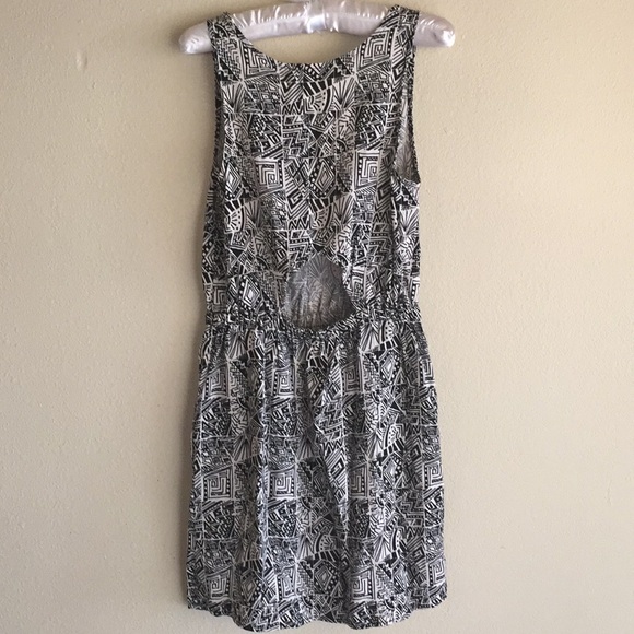 ๐ฅ Mossimo Dress ๐ฅ - Picture 4 of 5